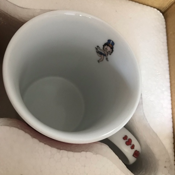 Betty Boop Mint
Fine Porcelain Collection mugs by The Danbury Mint - Picture 3 of 12